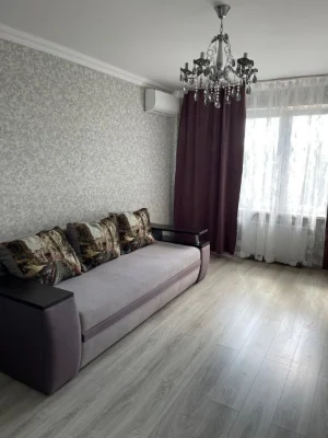 Аренда 3-комнатной квартиры 90 м², Академика Глушкова просп.