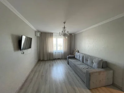 Аренда 3-комнатной квартиры 90 м², Академика Глушкова просп.