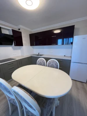 Аренда 3-комнатной квартиры 90 м², Академика Глушкова просп.