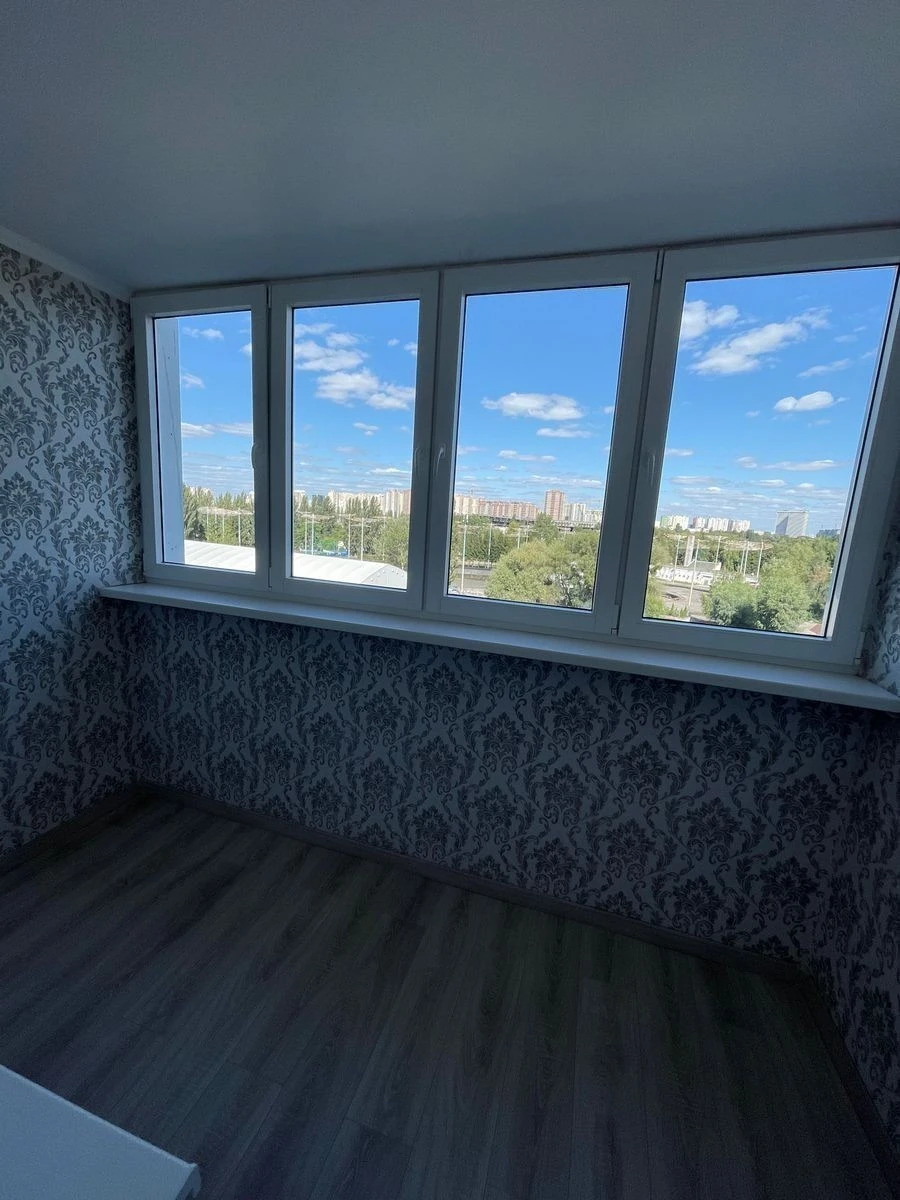 Аренда 3-комнатной квартиры 90 м², Академика Глушкова просп.