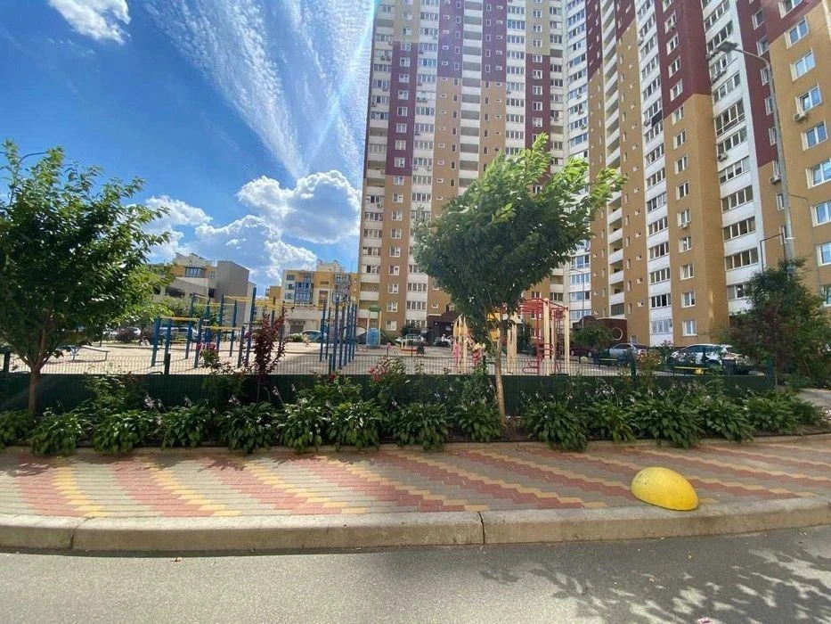 Здам 1-к-ну в будинку (8 років), з сучаним ремонтом