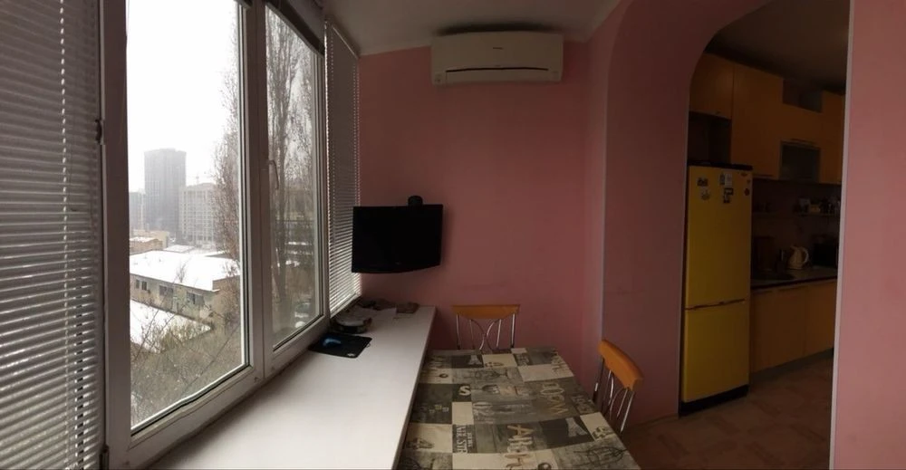 Здається в оренду 2-кімнатна квартира на Печерську