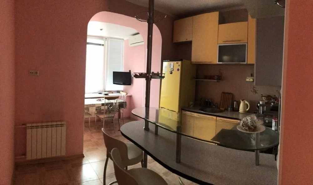 Здається в оренду 2-кімнатна квартира на Печерську