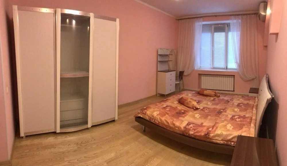 Здається в оренду 2-кімнатна квартира на Печерську