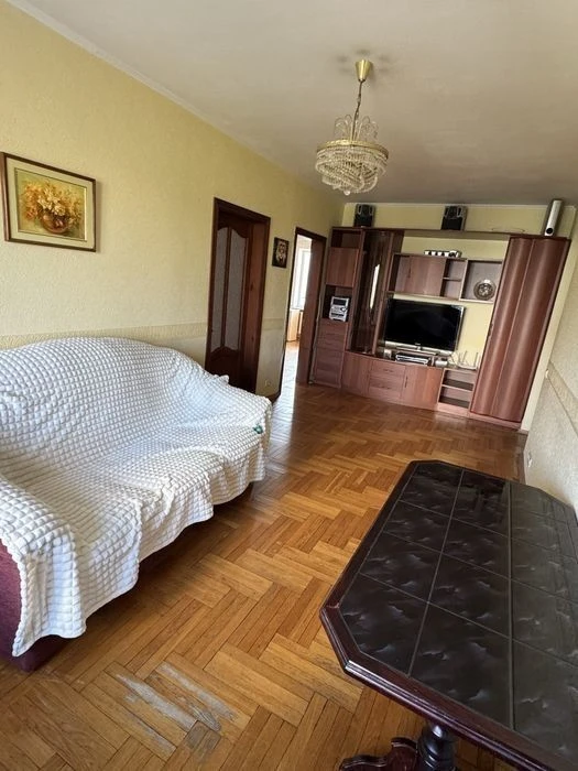Оболонь, метро Мінська, Івасюка 39а, 3-х кімнатна квартира