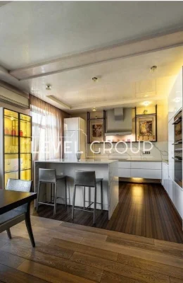 Spacious 4-room apartment for sale, Shchekavytska St. 30/39,