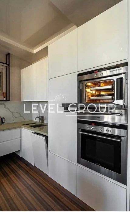 Spacious 4-room apartment for sale, Shchekavytska St. 30/39,