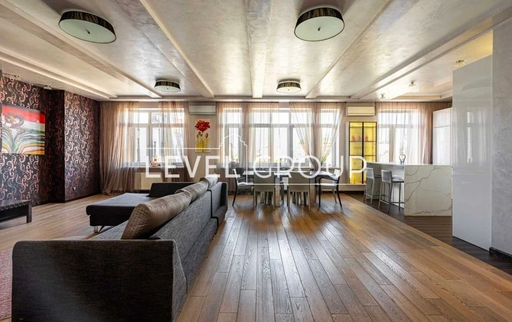 Spacious 4-room apartment for sale, Shchekavytska St. 30/39,