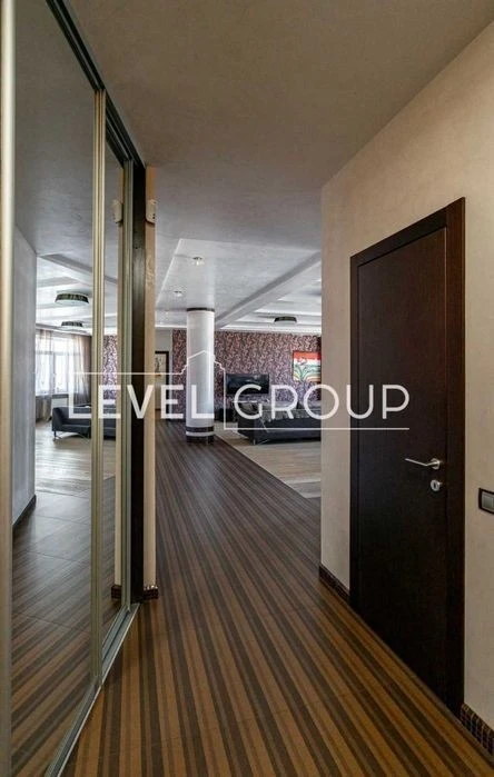 Spacious 4-room apartment for sale, Shchekavytska St. 30/39,