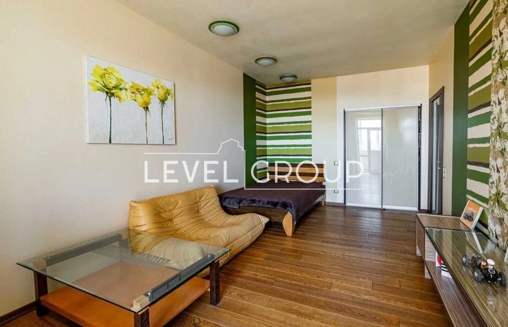Spacious 4-room apartment for sale, Shchekavytska St. 30/39,