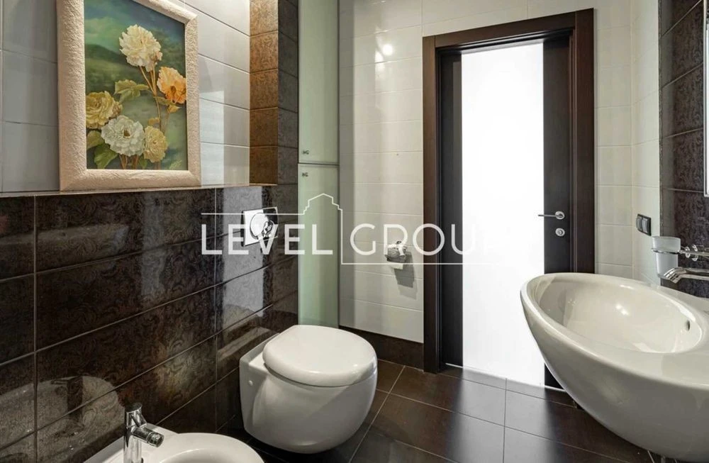 Spacious 4-room apartment for sale, Shchekavytska St. 30/39,
