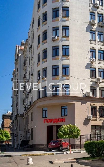 Spacious 4-room apartment for sale, Shchekavytska St. 30/39,