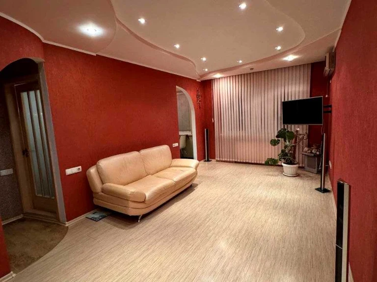 Apartment. Kharkiv, Gvardeytsiv-Shyronintsiv st.