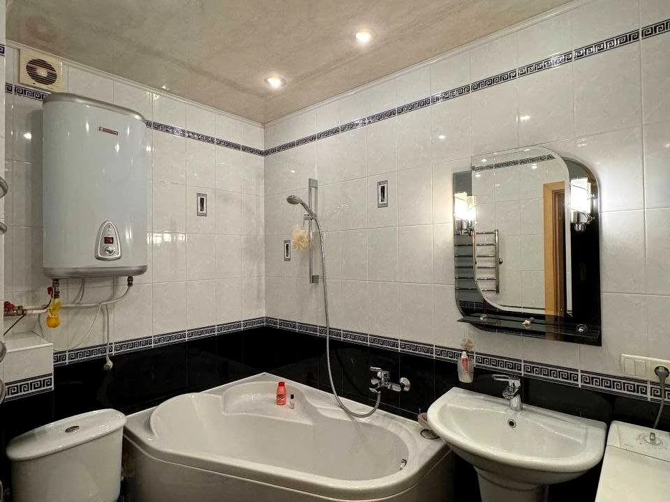 Apartment. Kharkiv, Gvardeytsiv-Shyronintsiv st.