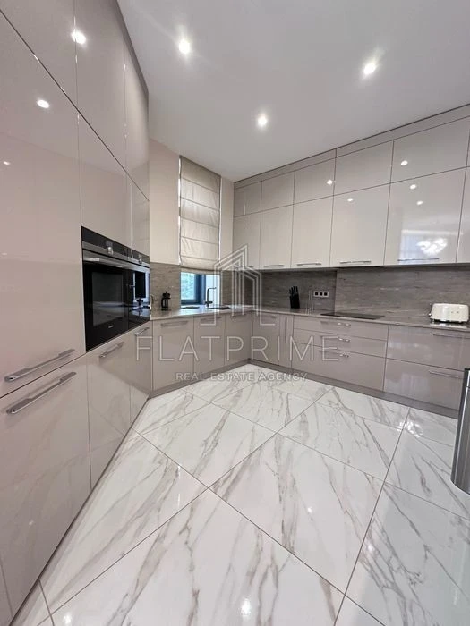 Оренда преміальної 3-кімнатної квартири 158 м² у ЖК PecherSK