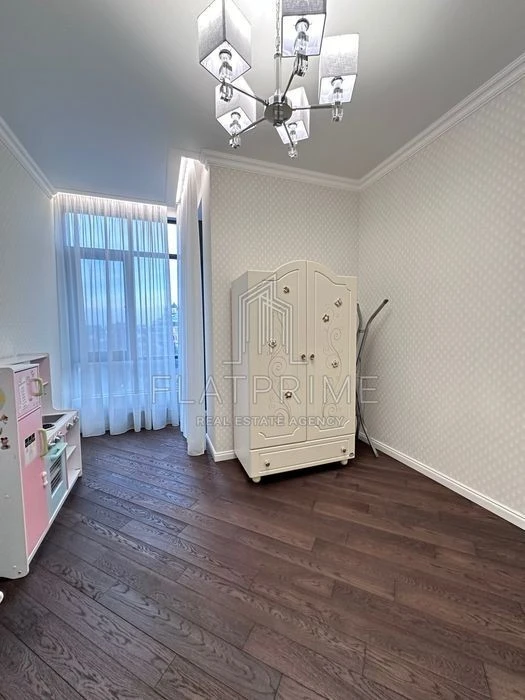 Оренда преміальної 3-кімнатної квартири 158 м² у ЖК PecherSK