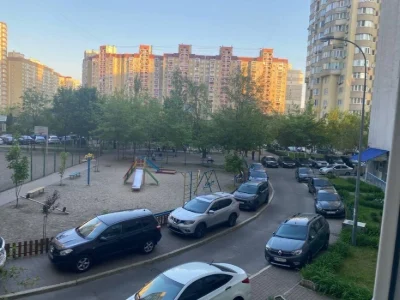 Оренда вул. Урлівська, 11/44.Вільна, поруч метро Осокорки.