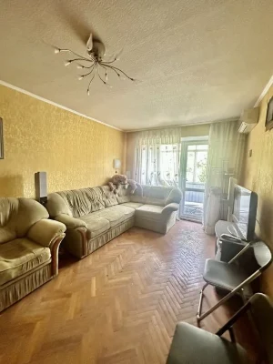 Selling 2 apartments near the 23 August metro station, next to the 4/5 movie theater.
