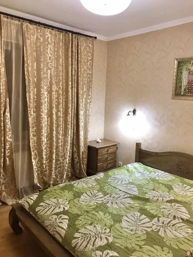 Аренда 3-комнатной квартиры 71 м², Героев Днепра ул., 38