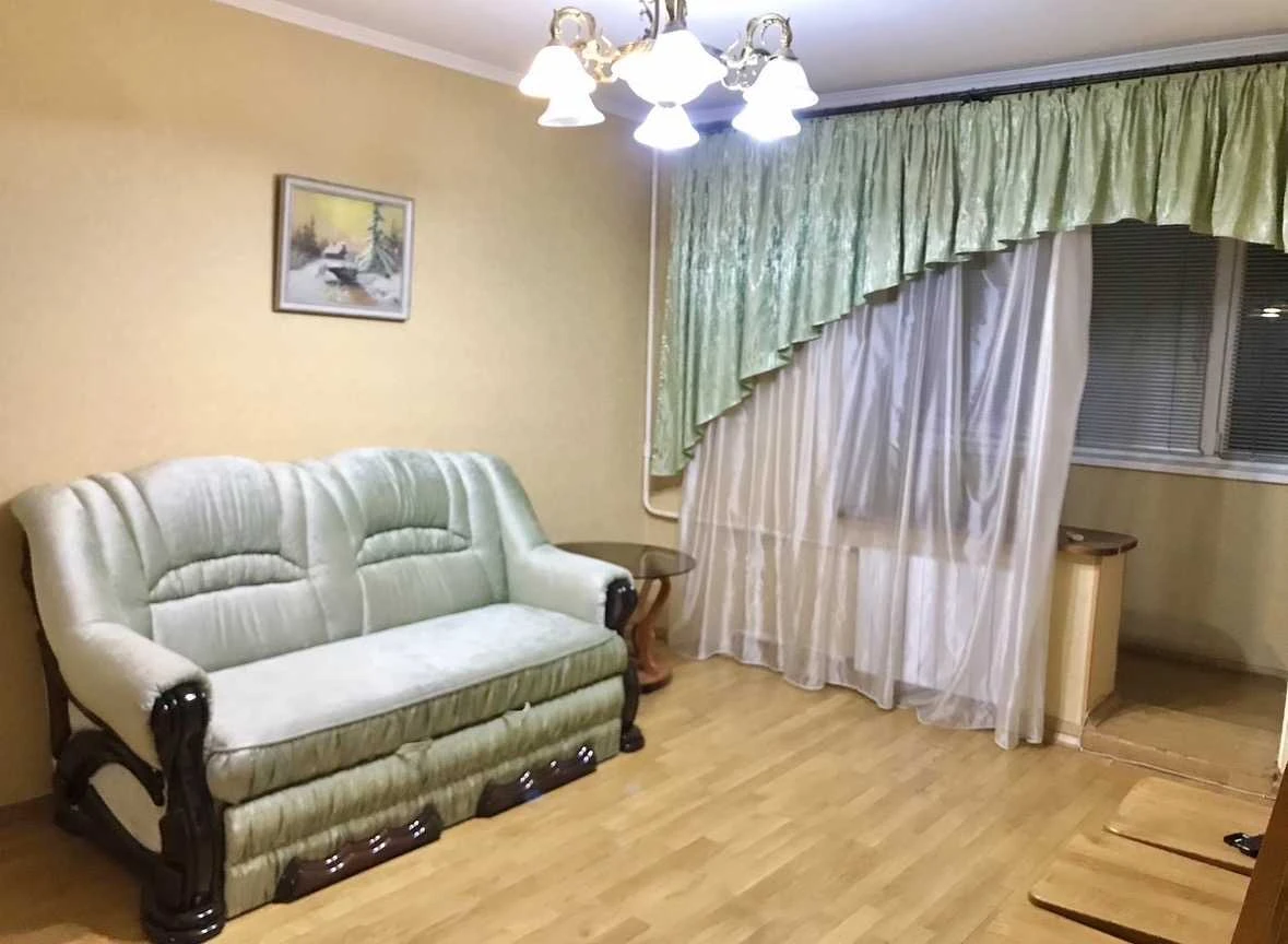 Аренда 3-комнатной квартиры 71 м², Героев Днепра ул., 38