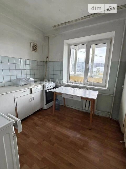 Продаж 2к квартири 51.8 кв. м на вул. Велика Васильківська 1