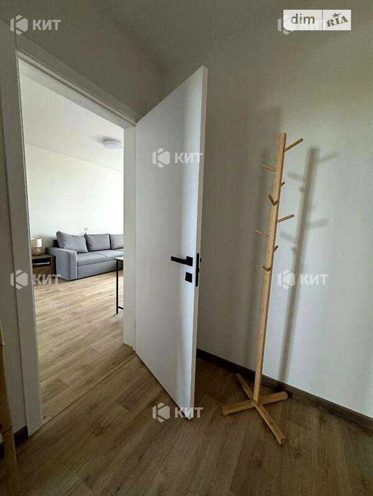 3 rooms, 70 sq. m., Pavlovo Pole, Botanichesky Sad metro station, Derevyanko St., 17