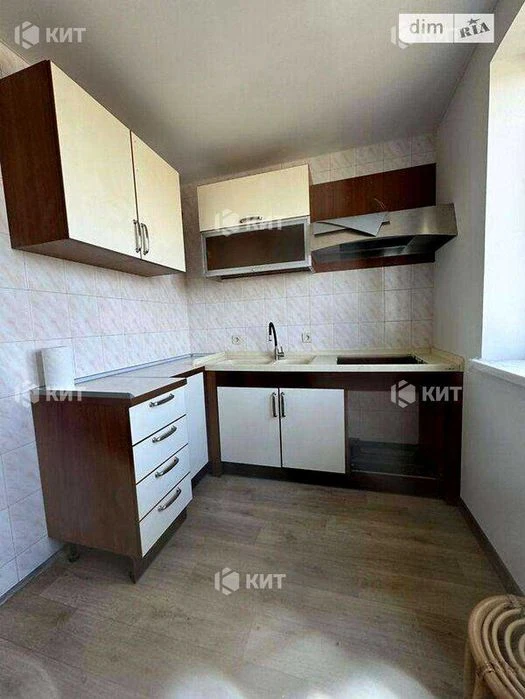 3 rooms, 70 sq. m., Pavlovo Pole, Botanichesky Sad metro station, Derevyanko St., 17