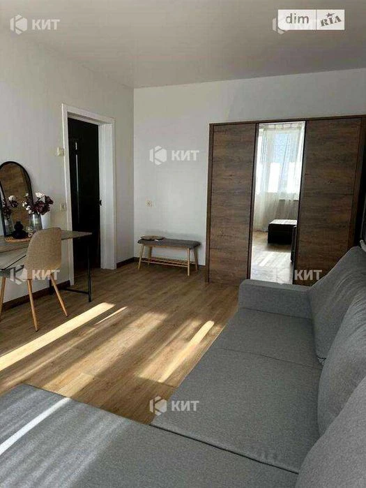 3 rooms, 70 sq. m., Pavlovo Pole, Botanichesky Sad metro station, Derevyanko St., 17