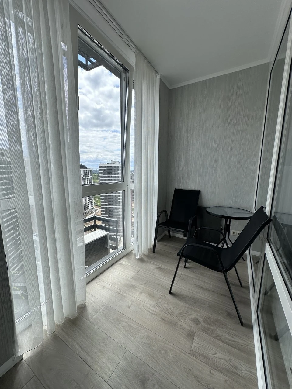 Аренда 2-комнатной квартиры 75.6 м², Александра Олеся ул., 1
