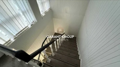 Spacious 3-story house / Garage / Large plot