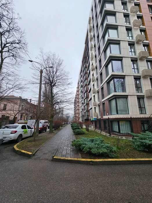 I am selling an apartment in the Zhukovsky residential complex with an area of 107 m², a new building.