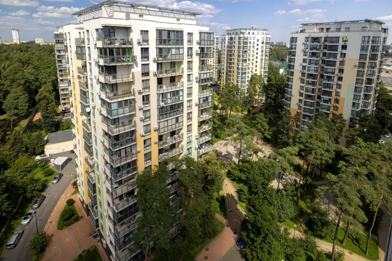 Apartment for sale on Petrytskoho A. 15a street in a new building in Kyiv