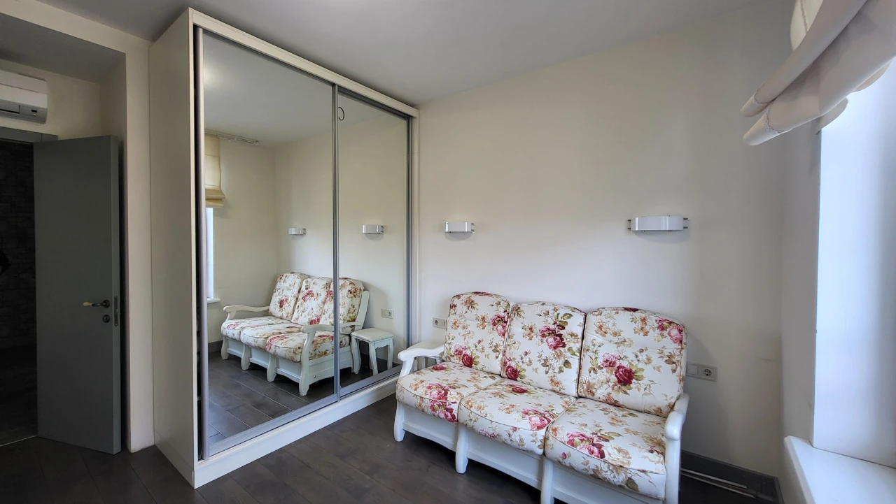 Apartment for sale on Petrytskoho A. 15a street in a new building in Kyiv