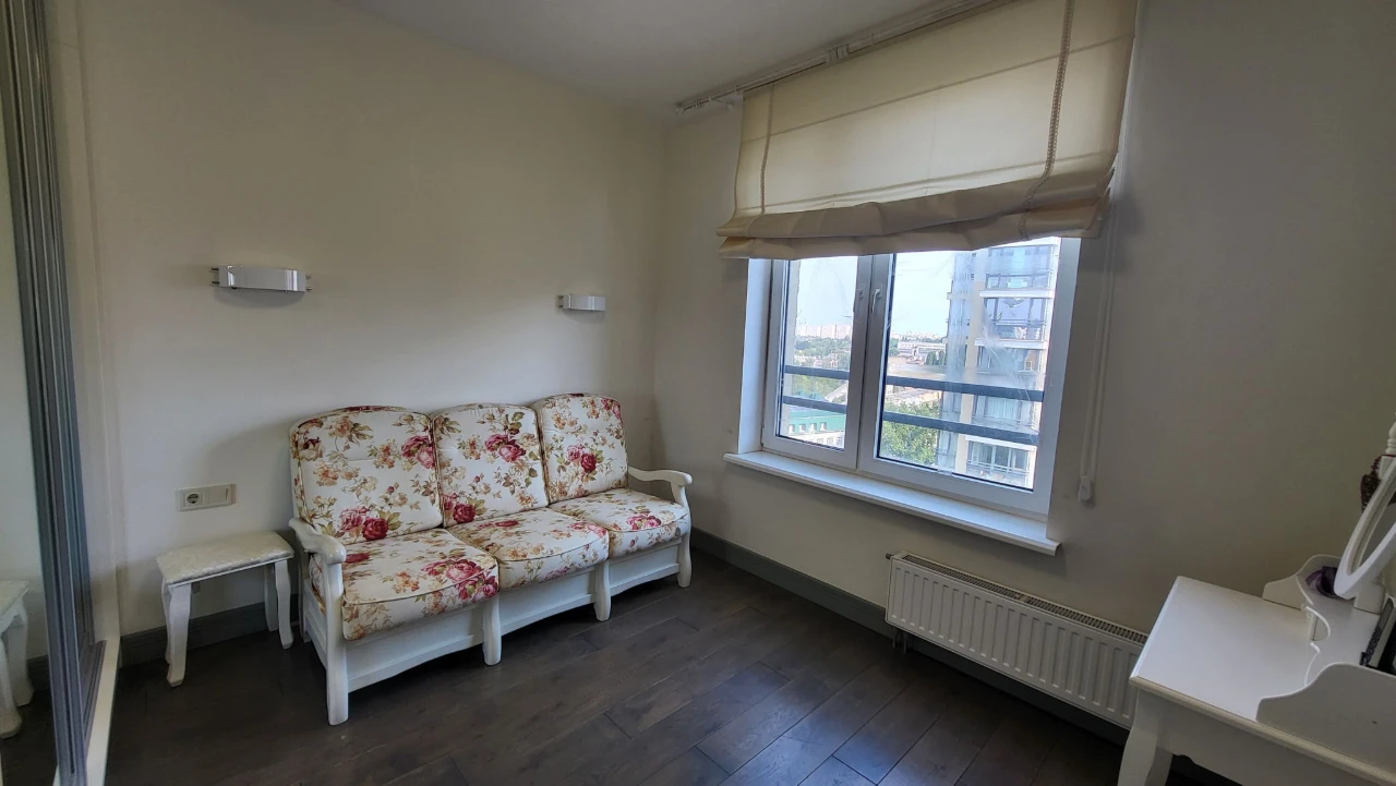 Apartment for sale on Petrytskoho A. 15a street in a new building in Kyiv