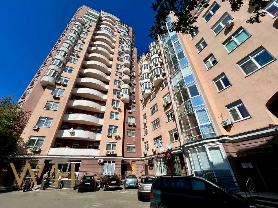 Квартира. Київ, Кудрявський узвіз
