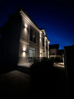 New luxury house in Sauvignon. Beautiful cozy street.