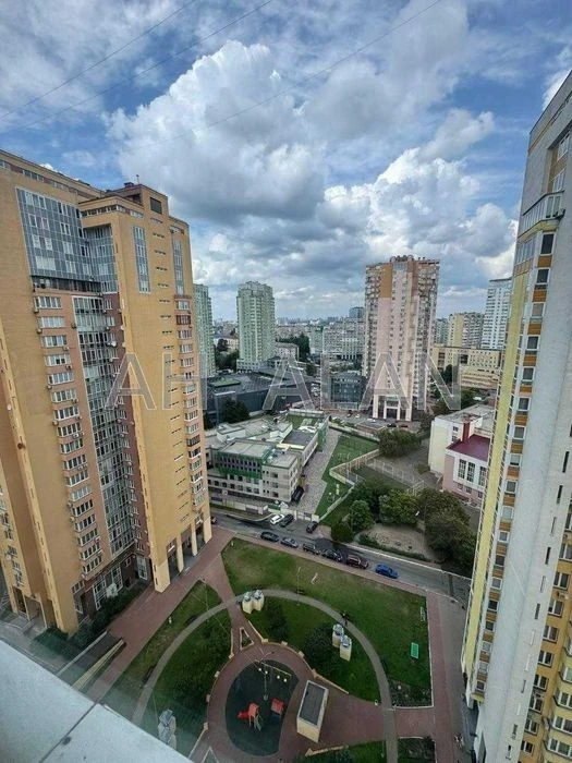 Оренда 3-кімнатної квартири в ЖК Олександрівський - генерато