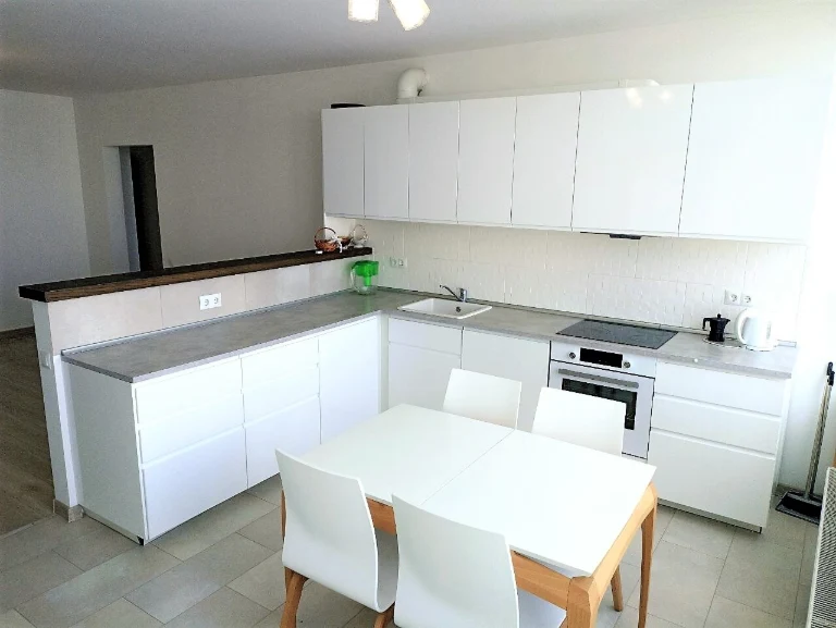 Аренда 3-комнатной квартиры 117 м², Днепровская наб., 26К