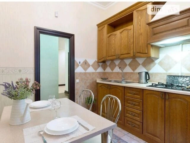 Довготривала оренда 3к квартири на вул. Басейна 5А • ID 3394