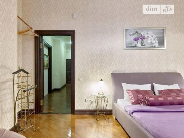 Довготривала оренда 3к квартири на вул. Басейна 5А • ID 3394