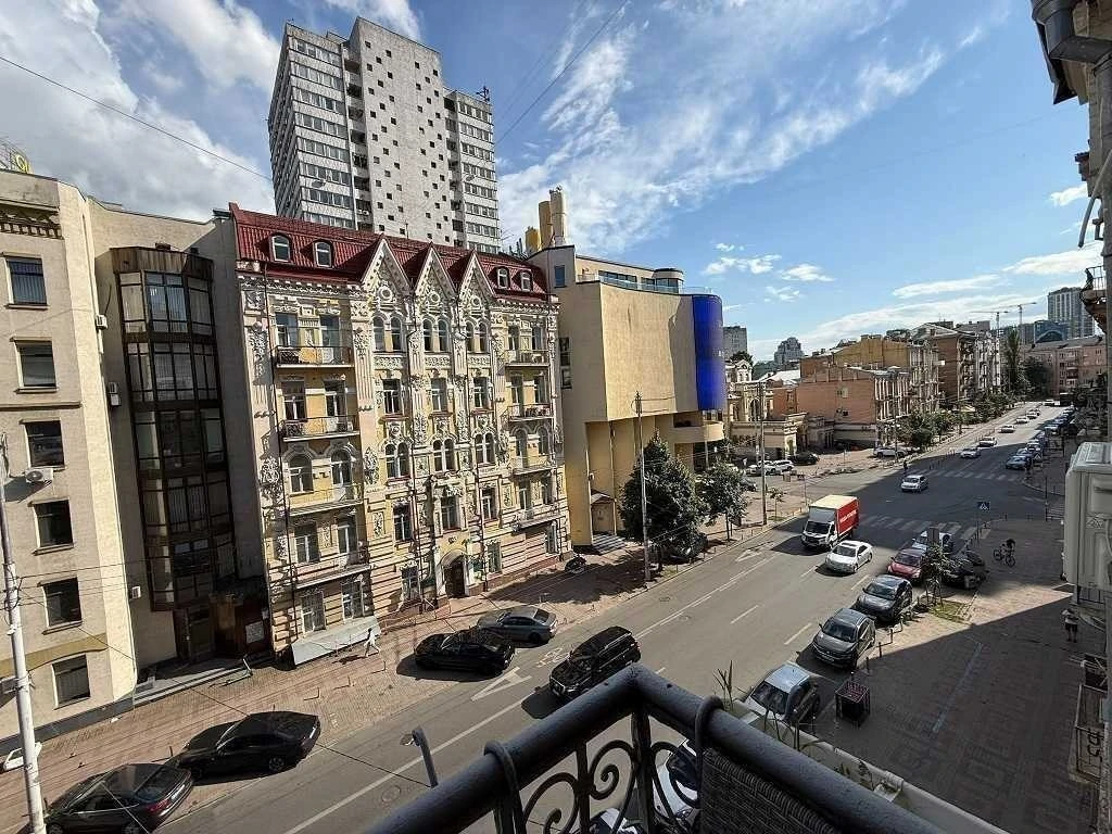 Аренда 4-комнатной квартиры 142 м², Шота Руставели ул., 12