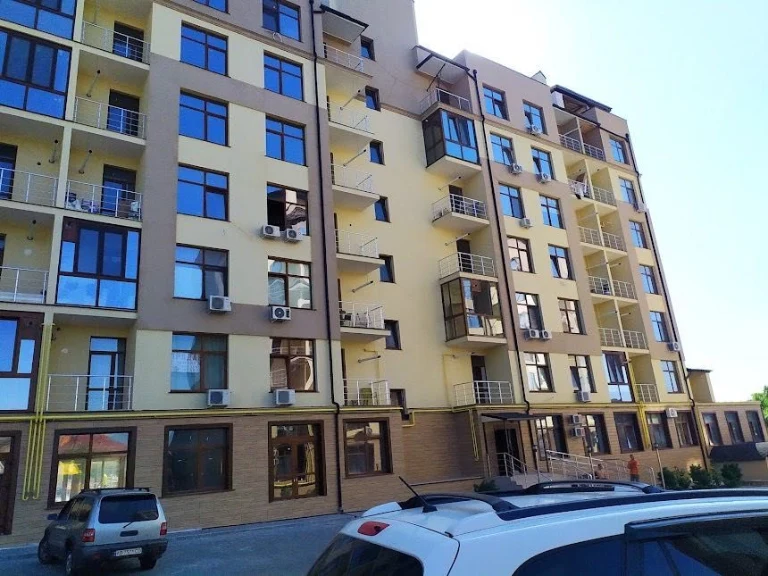 Продам ЖК КЛАБ МАРИН 1 комнатную студию,46 м с ремонтом