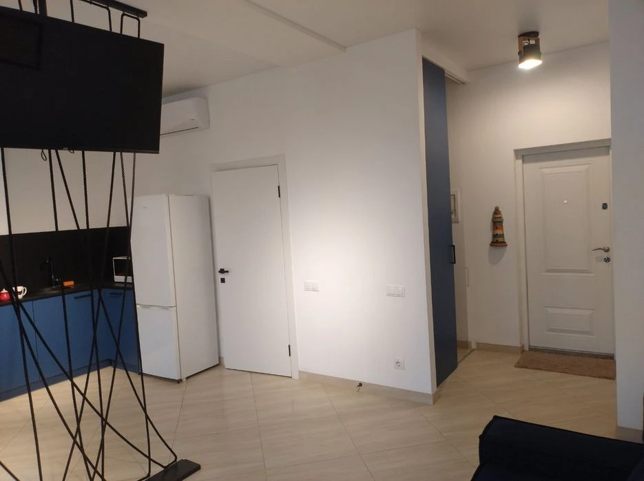 Продам ЖК КЛАБ МАРИН 1 комнатную студию,46 м с ремонтом