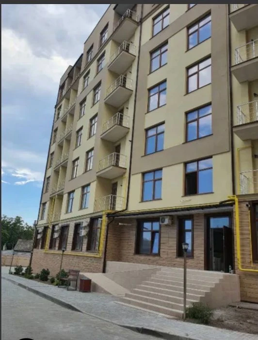 Продам ЖК КЛАБ МАРИН 1 комнатную студию,46 м с ремонтом