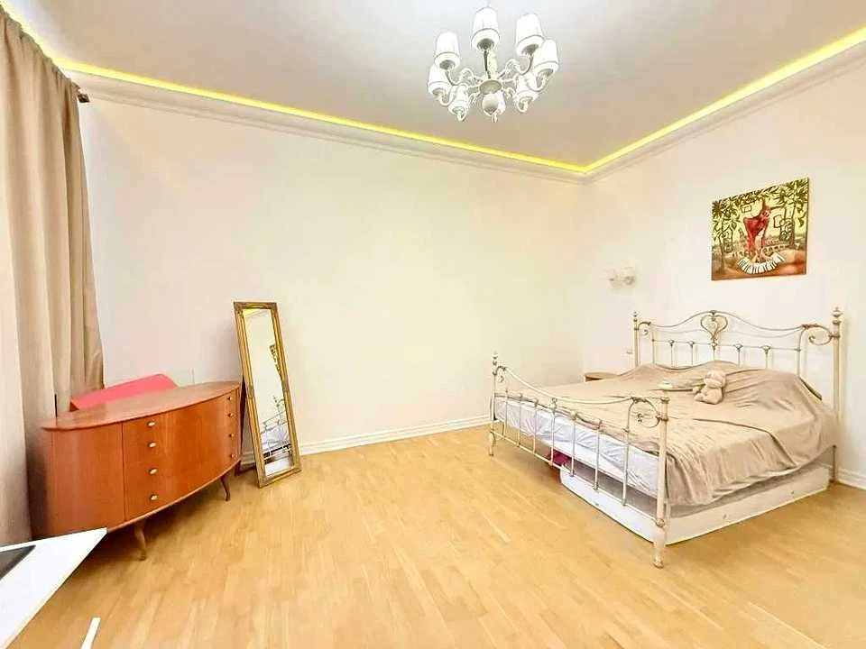 Квартира. Київ, Шота Руставелі вул.