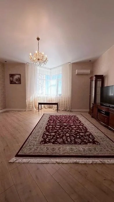 Оренда 2-кімнатної квартири на вул. Євгена Коновальця 32Г, П