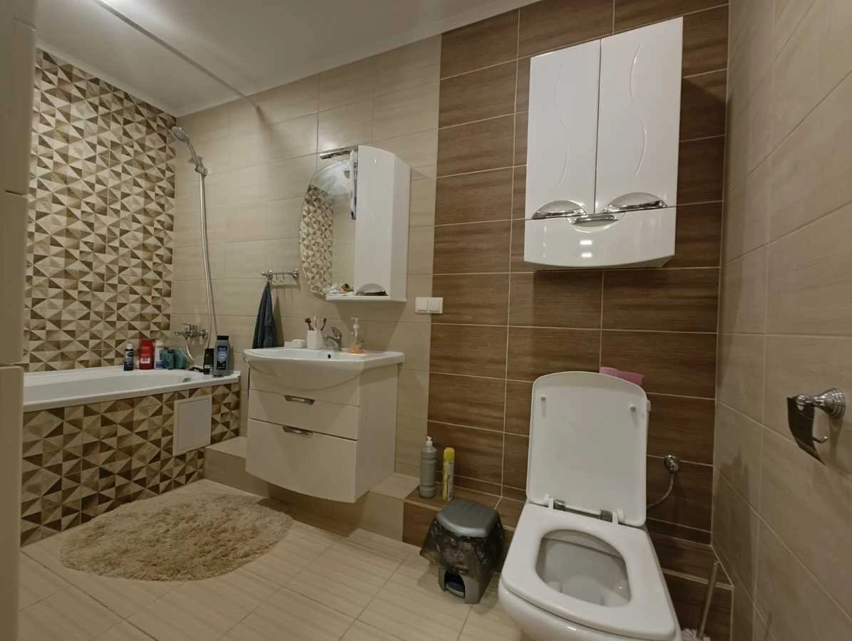Аренда 3-комнатной квартиры 120.8 м², Львовская ул., 22