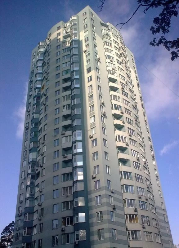 Аренда 3-комнатной квартиры 120.8 м², Львовская ул., 22