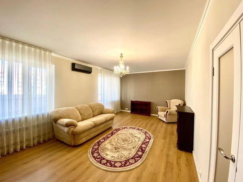 * Оренда 3 кімнатної квартири 104 м2 по вул. Леваневського (