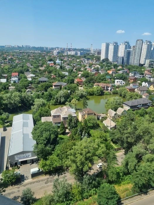 Ващенко 1, видовая на Днепр, метро Осокорки